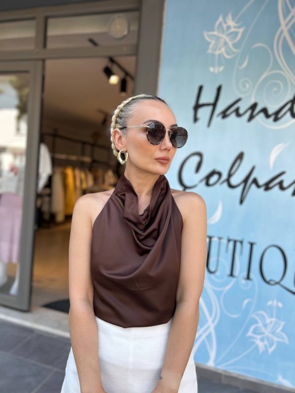 Kahve Sırt Dekolteli Saten Bluz